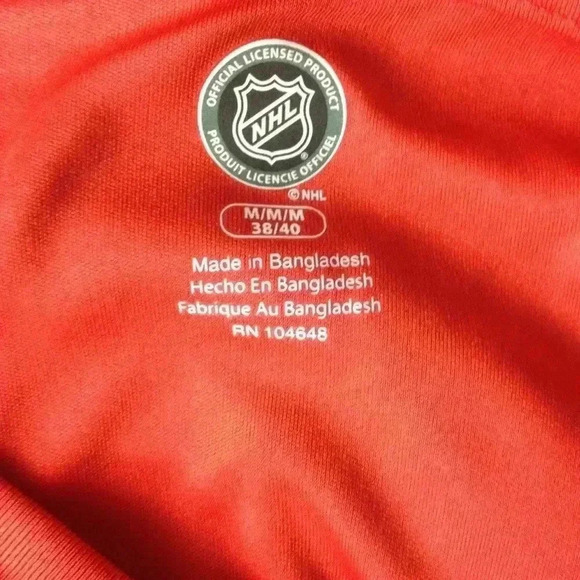 NHL Detroit Red Wings Red Multi-Color T-Shirt - Picture 6 of 6
